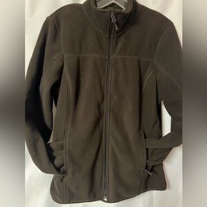Wind River chocolate brown woman’s full zip fleece. Cozy and warm. EUC. Size M